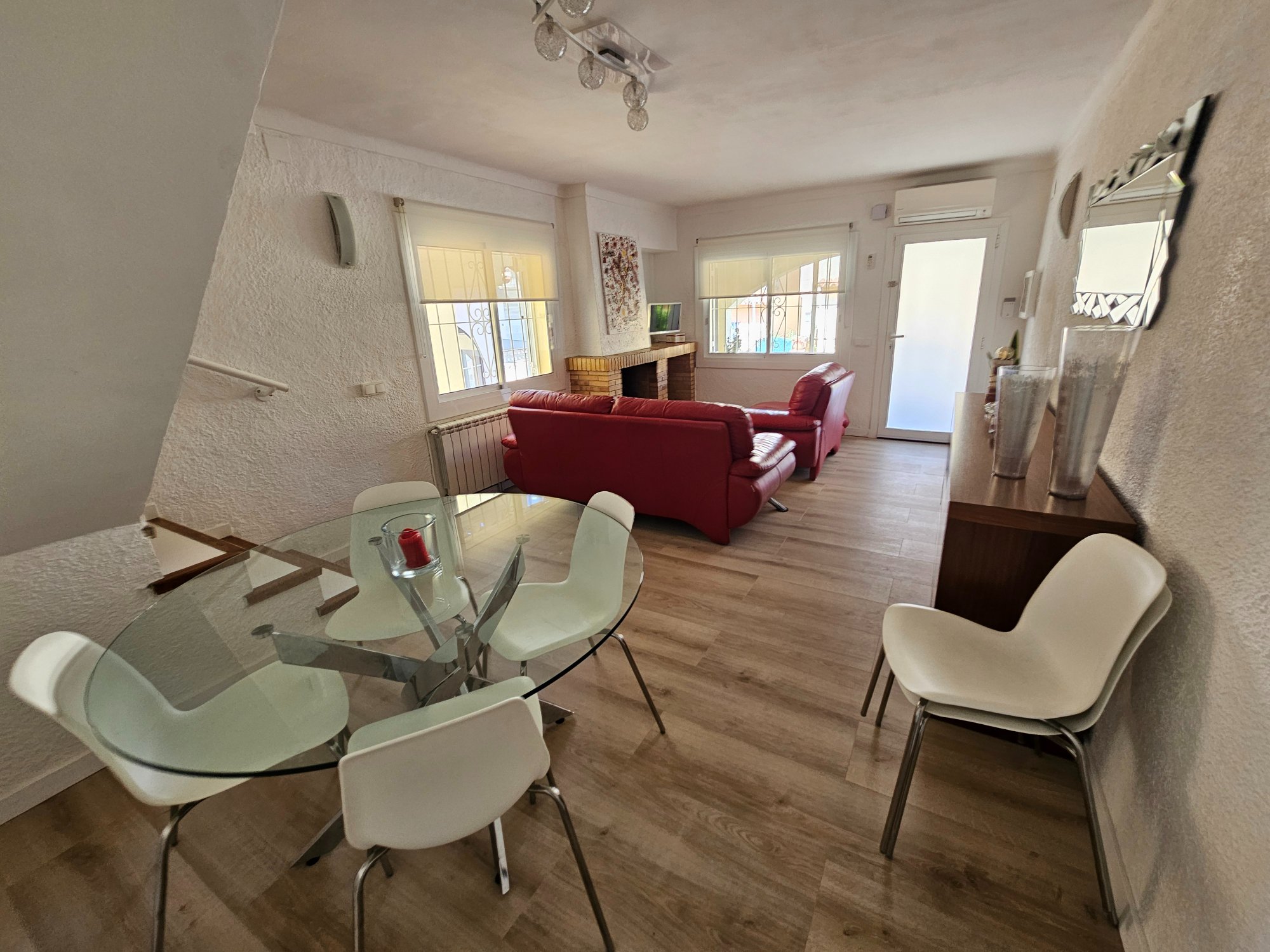 Vista panorámica del salón-comedor